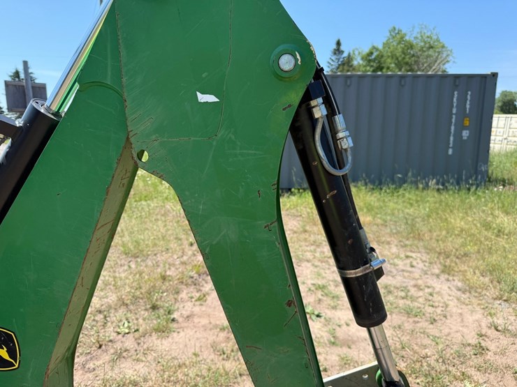 john-deere-3032e-image-41