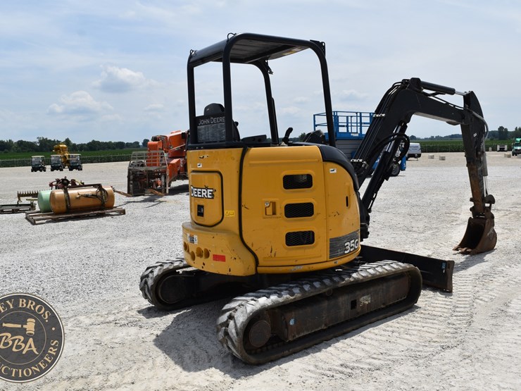 2020-deere-35g-image-5