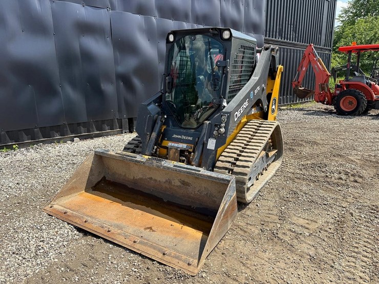 2022-deere-317g-image-8