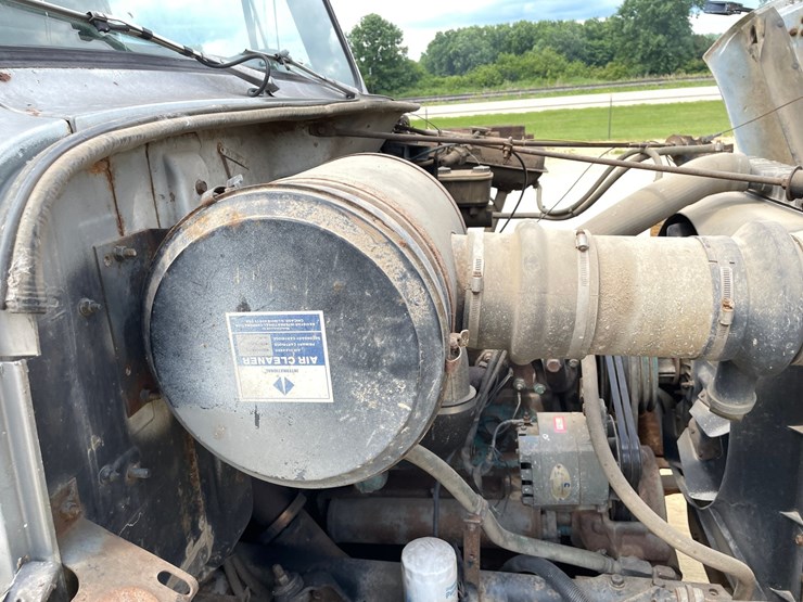 #204-•-1988-international-straight-truck-(has-wi-title)-image-94