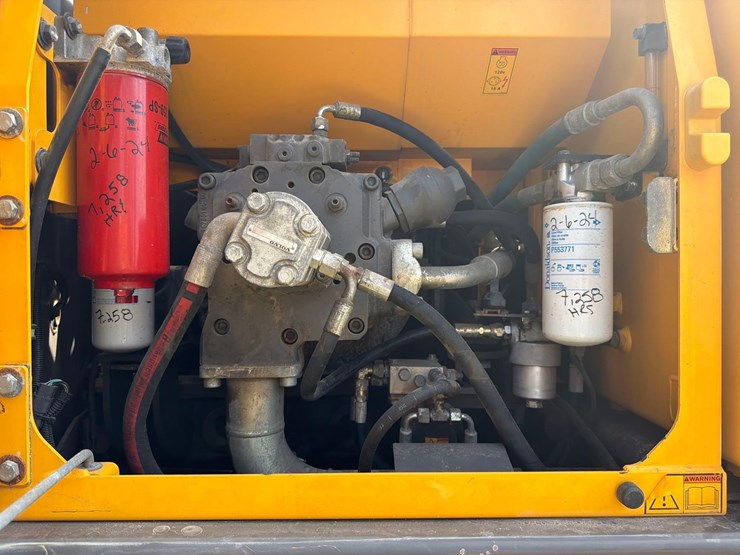 volvo-ew180c-image-12