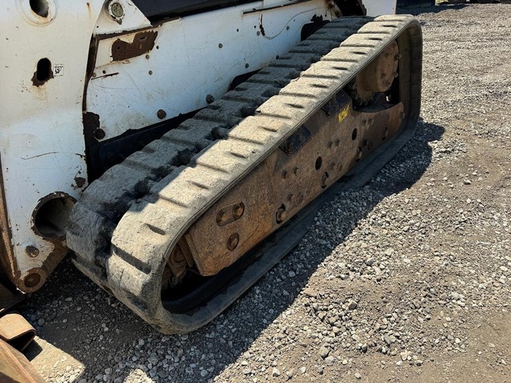 bobcat-t870-image-13