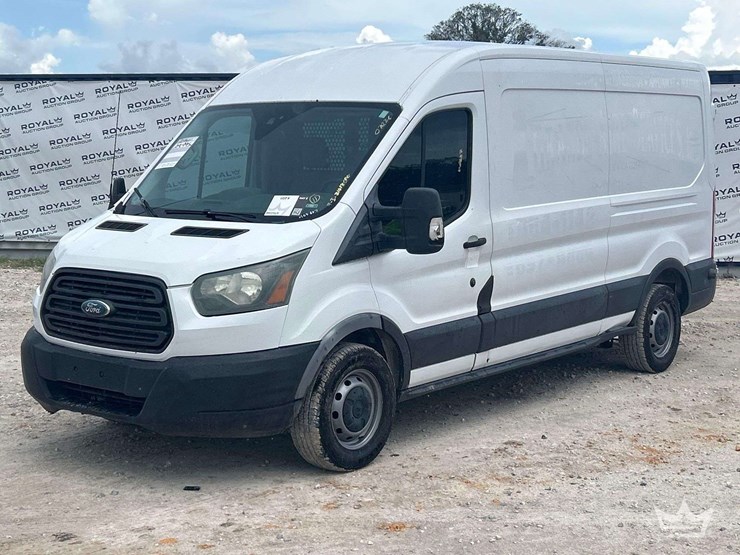 2015-ford-transit-image-1