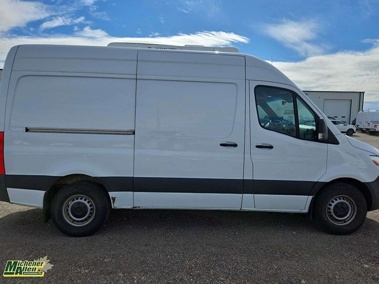 2021-mercedes-benz-sprinter-c240-turbo-diesel-cargo-van-image-8
