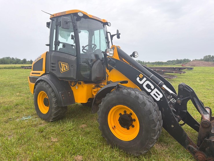 2021-jcb-409-image-5