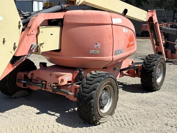 2005-jlg-600aj-image-16
