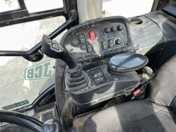 jcb-tm320-image-38