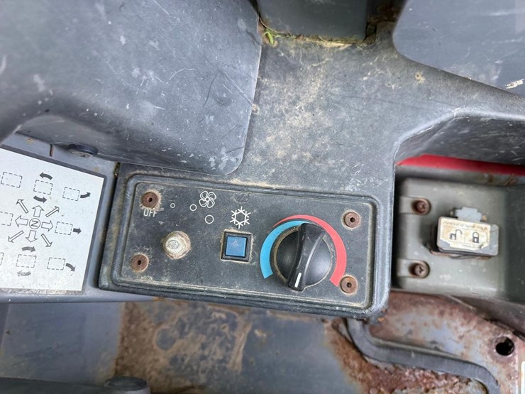 takeuchi-tl240-image-26