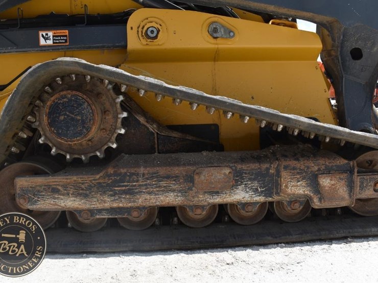 2017-deere-333g-image-32