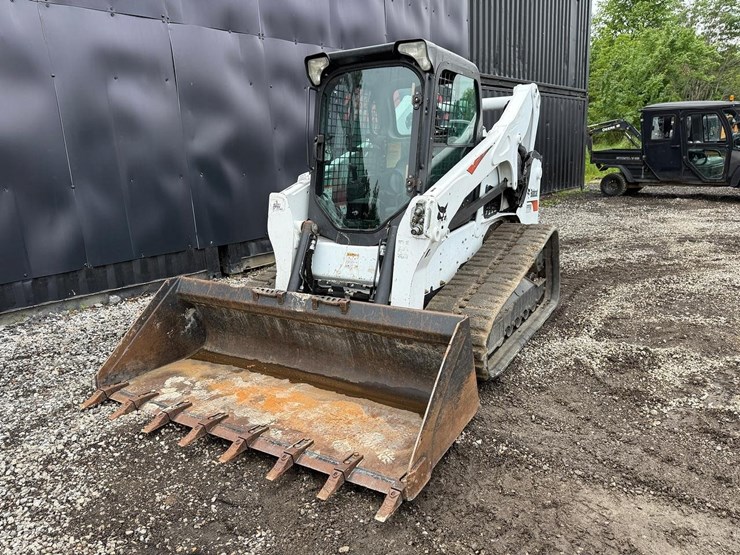 2017-bobcat-t770-image-8