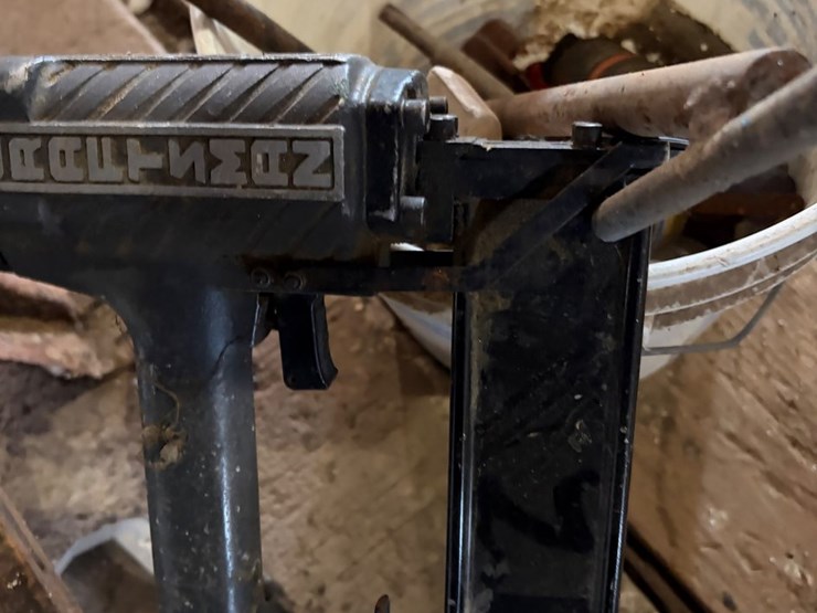 #8358-•-tool-boxes-and-contents-image-5