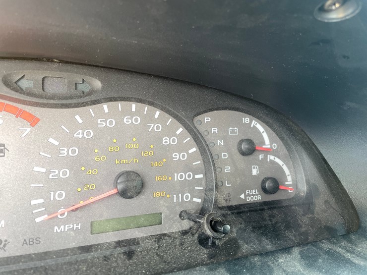 2003-toyota-sequoia-image-81