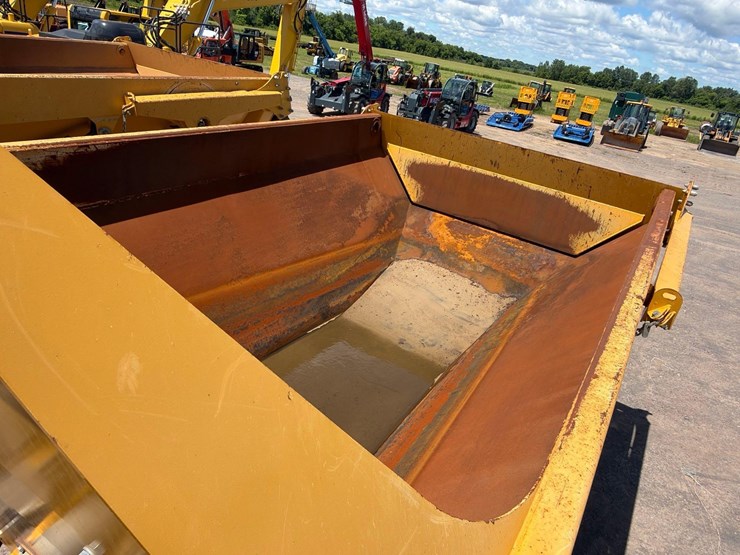 2023-deere-260e-image-13