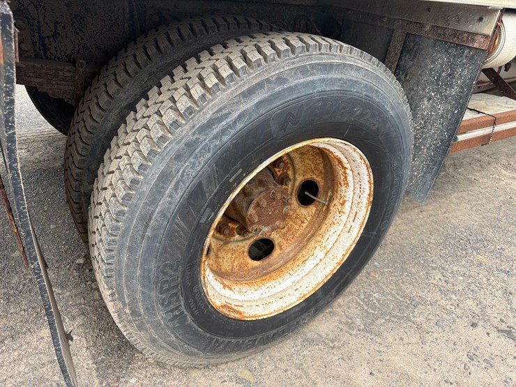 2006-ford-f750-image-10