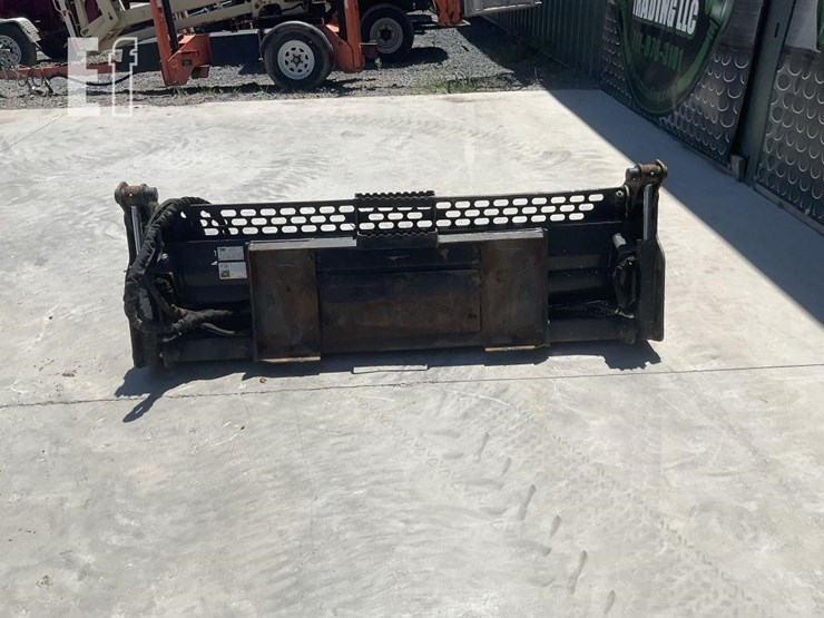 caterpillar-80-image-2