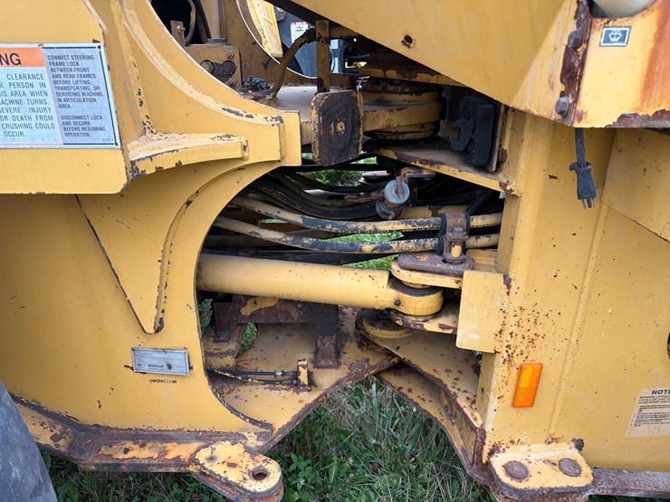 caterpillar-it28-image-16