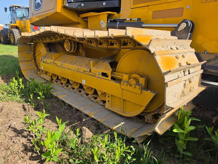 2026-deere-450-lgp-image-12