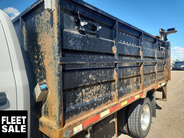 2021-ford-f550-image-39