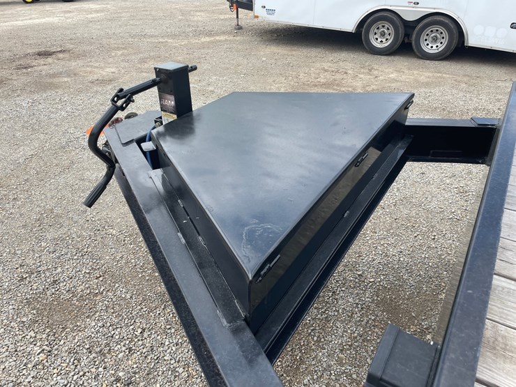 #4867-•-2024-loadtrail-tandem-axle-equipment-trailer-(has-wi-title)-image-30