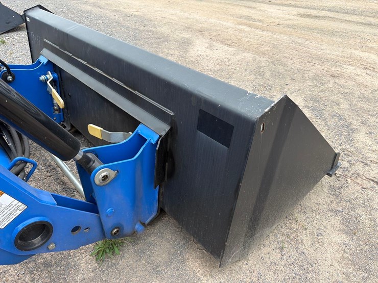 2016-new-holland-workmaster-60-image-8