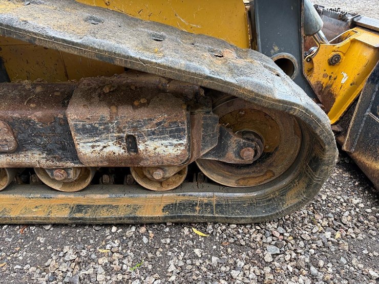 2018-deere-323e-image-14