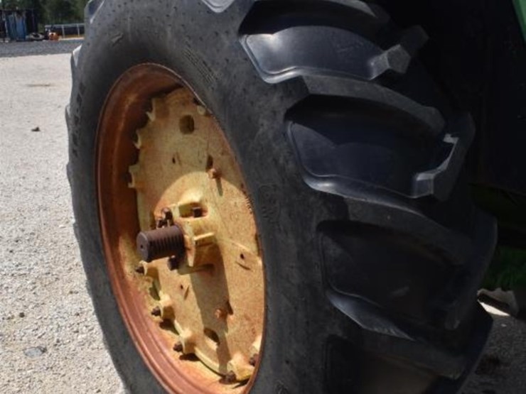 john-deere-4040-image-6