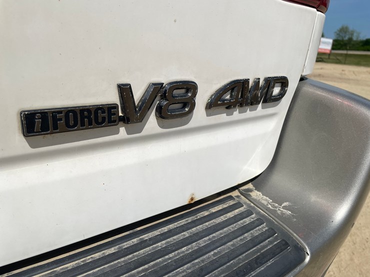 2003-toyota-sequoia-image-13
