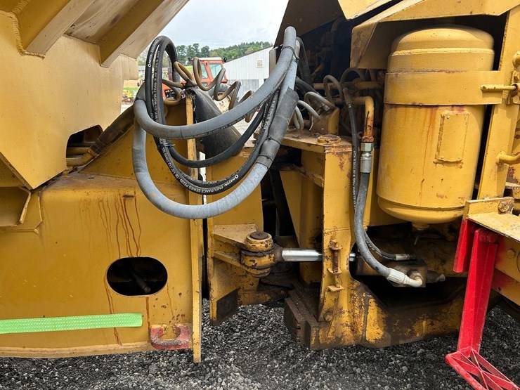 caterpillar-d25b-image-11