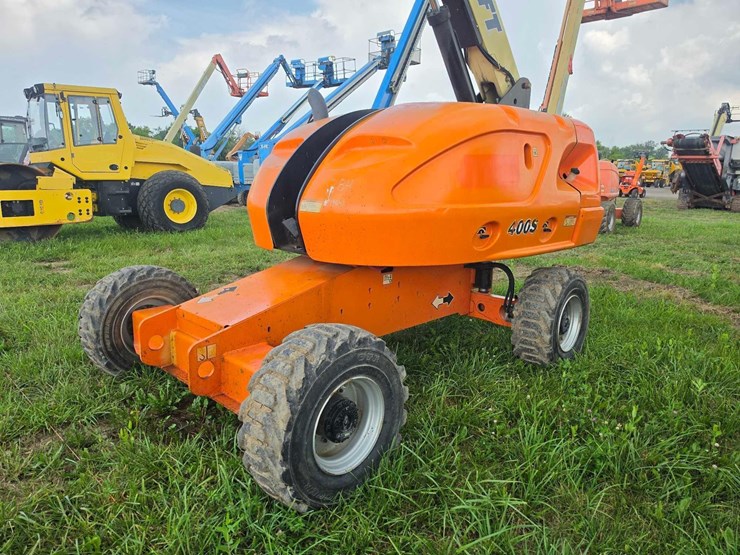 jlg-400s-image-2