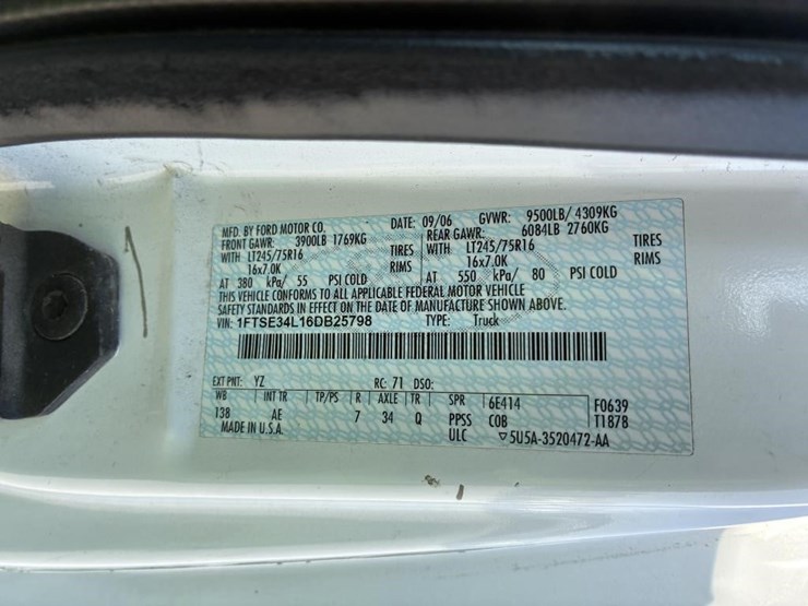 2006-ford-e350-image-19