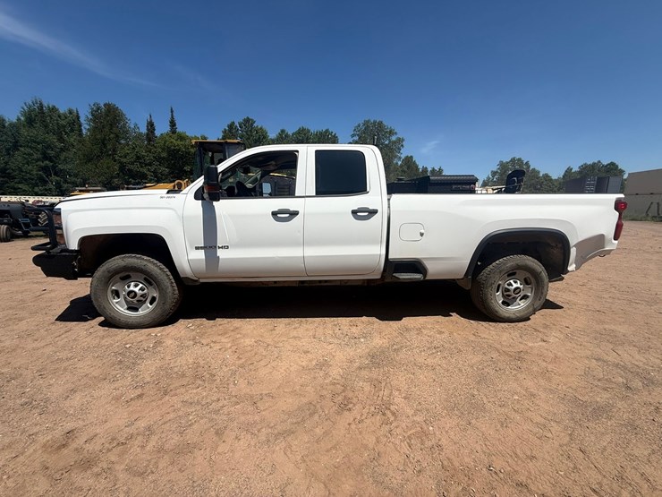 2019-chevrolet-2500hd-image-2