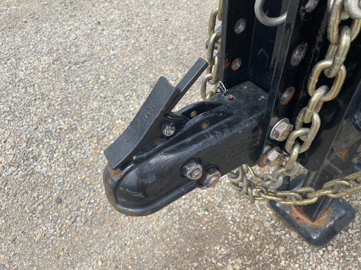 #4867-•-2024-loadtrail-tandem-axle-equipment-trailer-(has-wi-title)-image-11