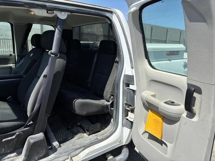 2012-gmc-sierra-2500-image-12
