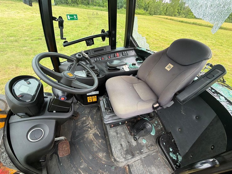 2021-jcb-409-image-19