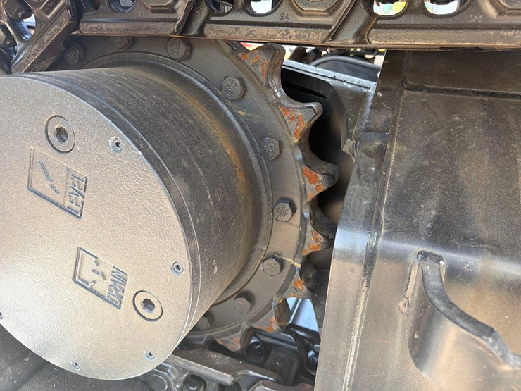 caterpillar-320-image-10