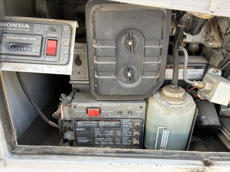 2002-ford-f550-image-15