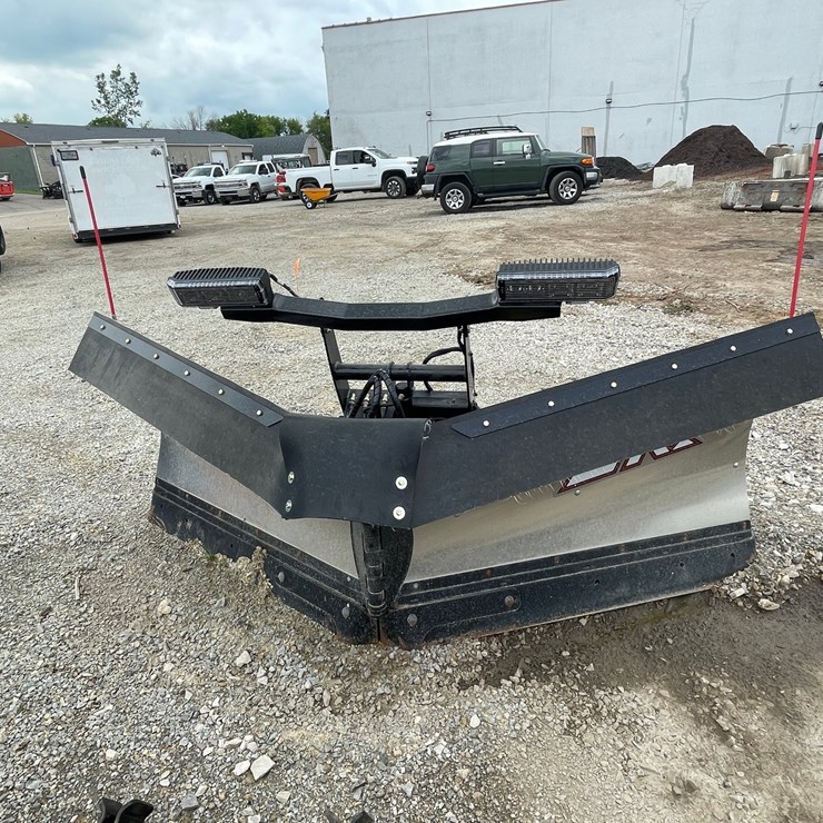 #4870 • 2025 Boss 9'2" Stainless DXT V-Plow