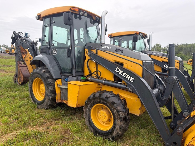 2021-john-deere-310-image-4