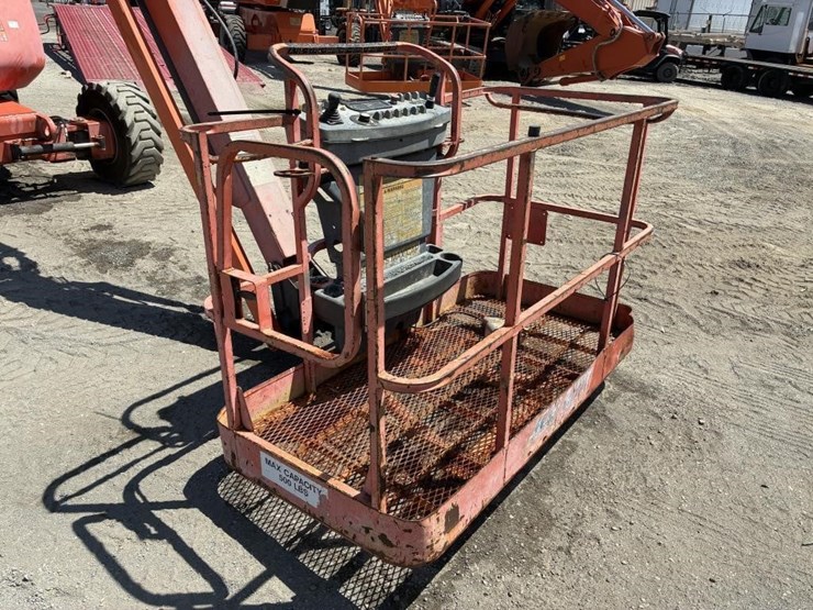 2002-jlg-600aj-image-6