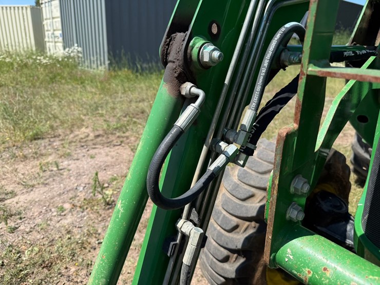 john-deere-3032e-image-22