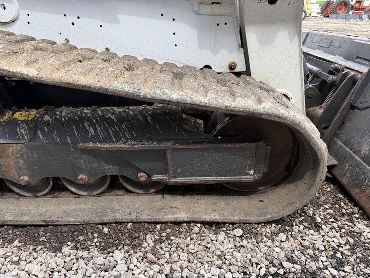2017-bobcat-t770-image-14