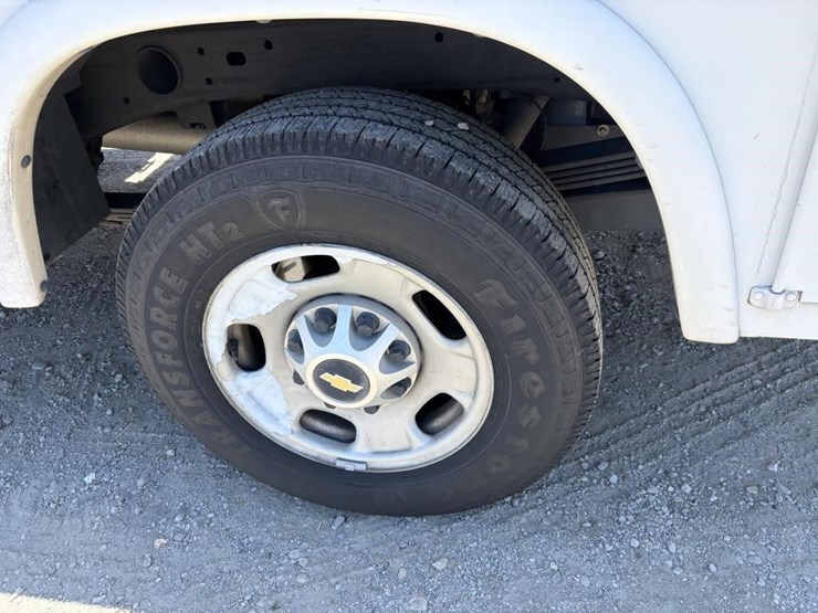 2011-chevrolet-silverado-2500-image-5