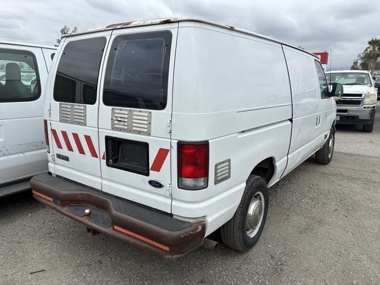 2001-ford-e250-image-3