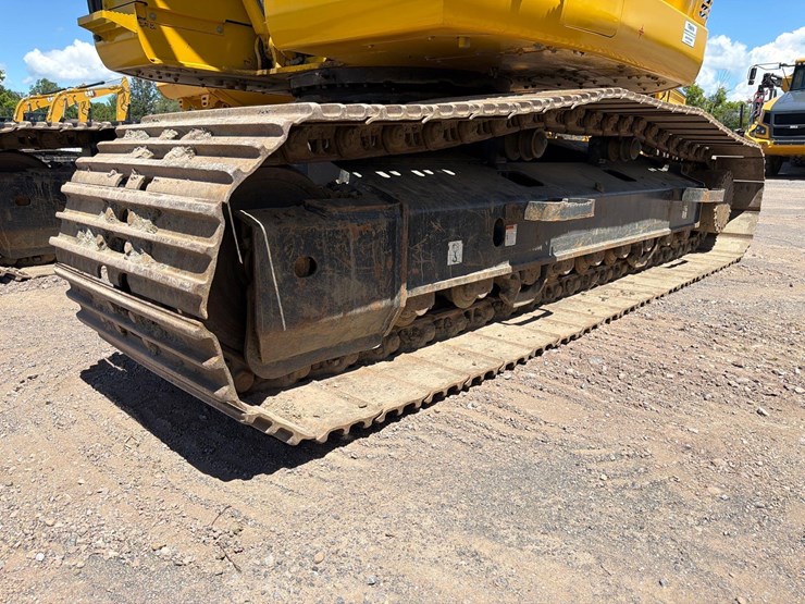 komatsu-pc238us-lc-11-image-8