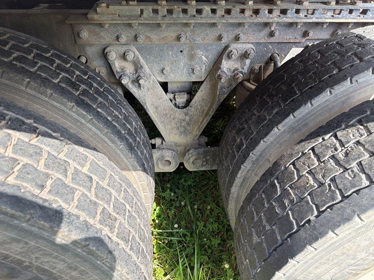 2021-kenworth-t880-image-9
