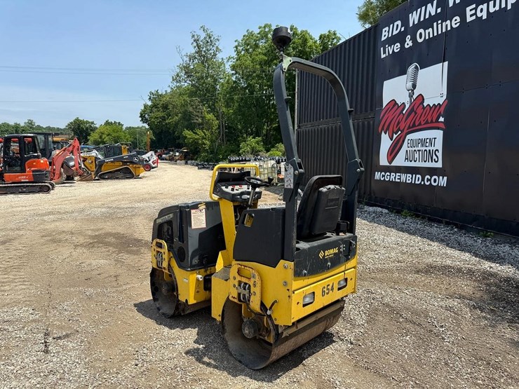 2017-bomag-bw900-50-image-2