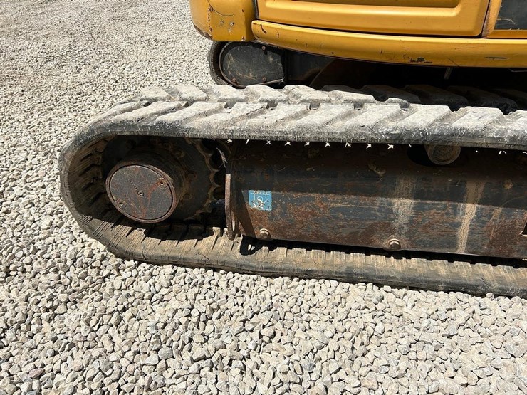 2016-deere-35g-image-12