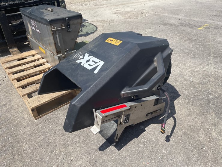 #4887-•-boss-vbx+-8000-poly-salt-spreader-image-12