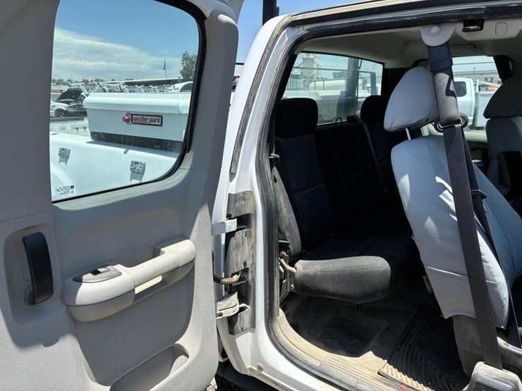 2012-gmc-sierra-2500-image-16