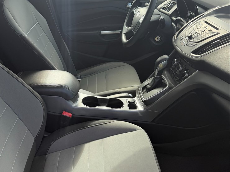 2014-ford-escape-se-image-16